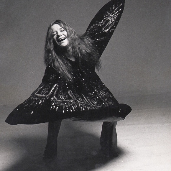 Welcome to Leather & Lace ♡ - Picture 4 of 8